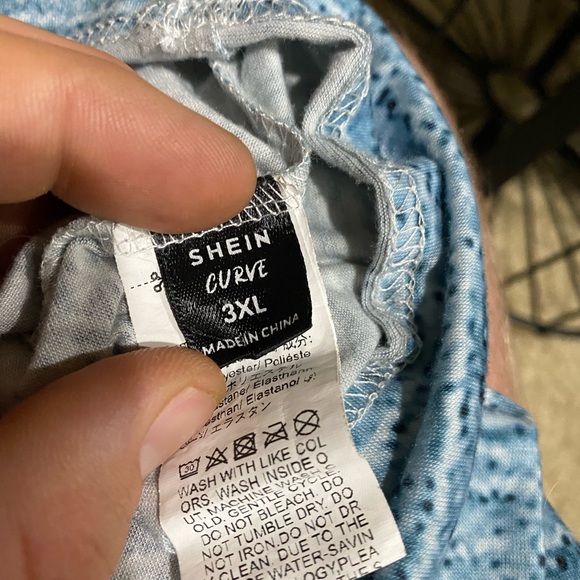 Striped Sleeveless Top in Blue and White SHEIN size 3XL - Picture 2 of 2